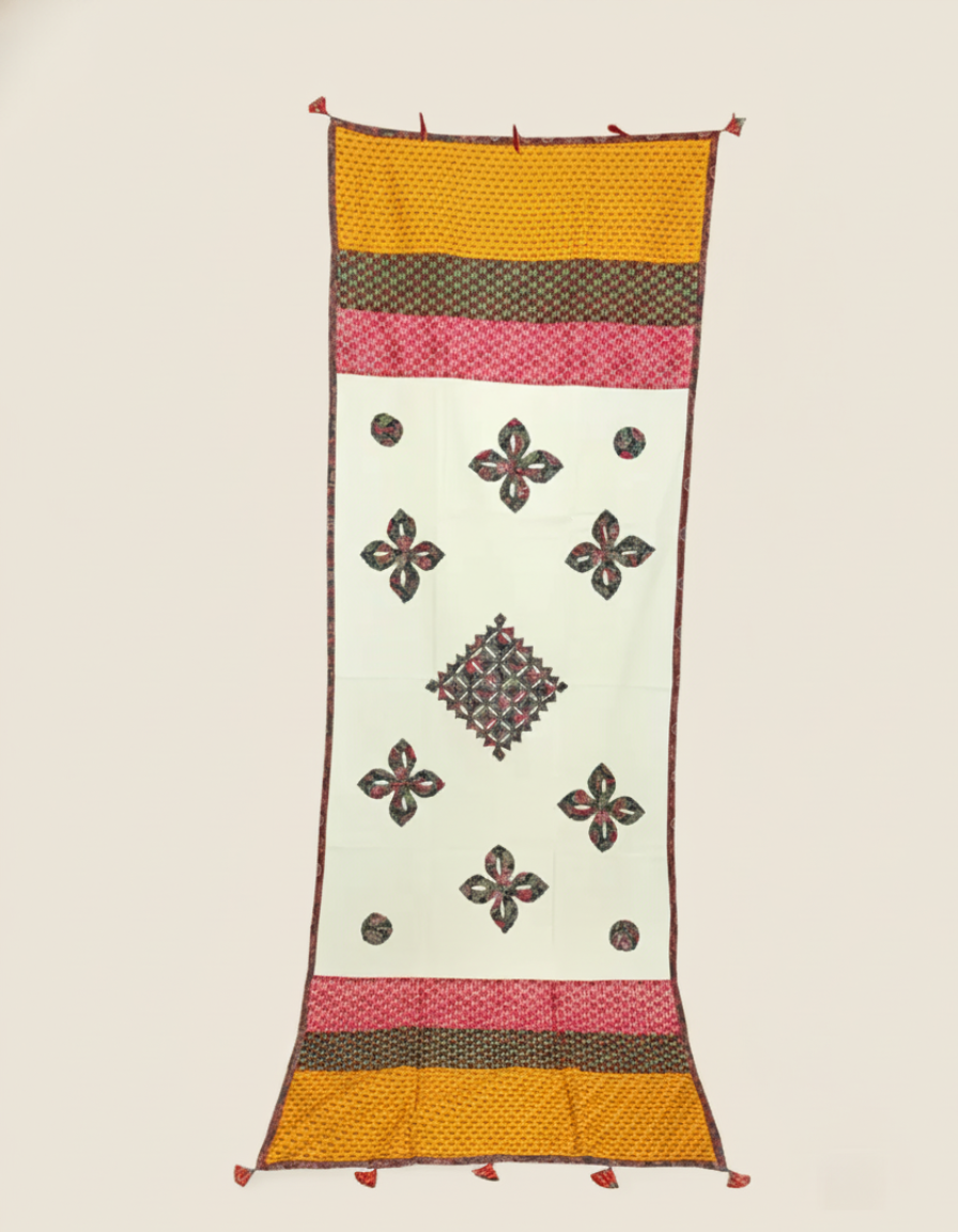 Decorative dupatta with geometric patterns 