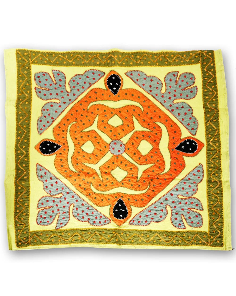 Amber Grove – Vintage Folk Appliqué Table Cover